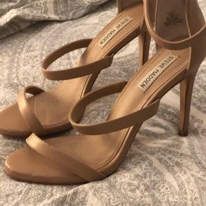 Steve Madden feelya nude strapping heels 8.5